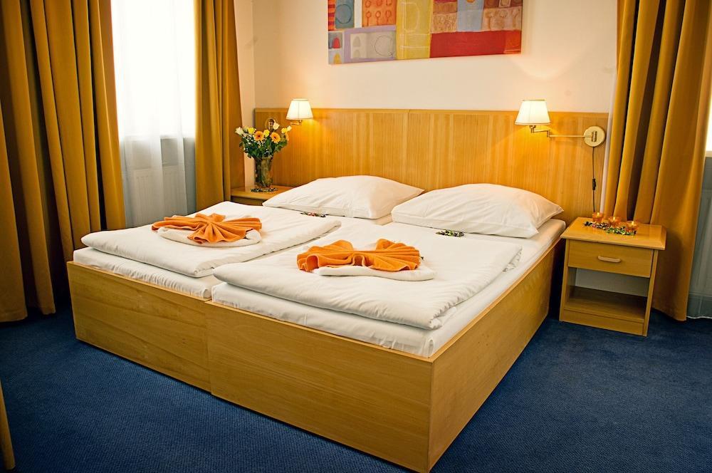 Hotel Nabucco Prague Luaran gambar