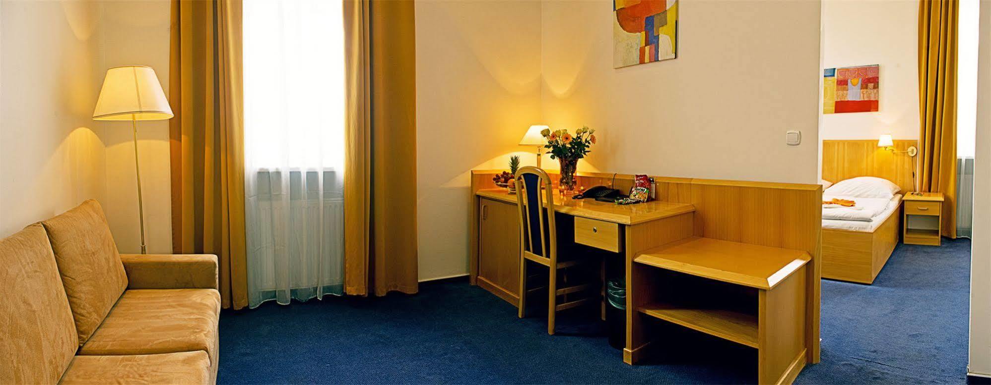 Hotel Nabucco Prague Luaran gambar