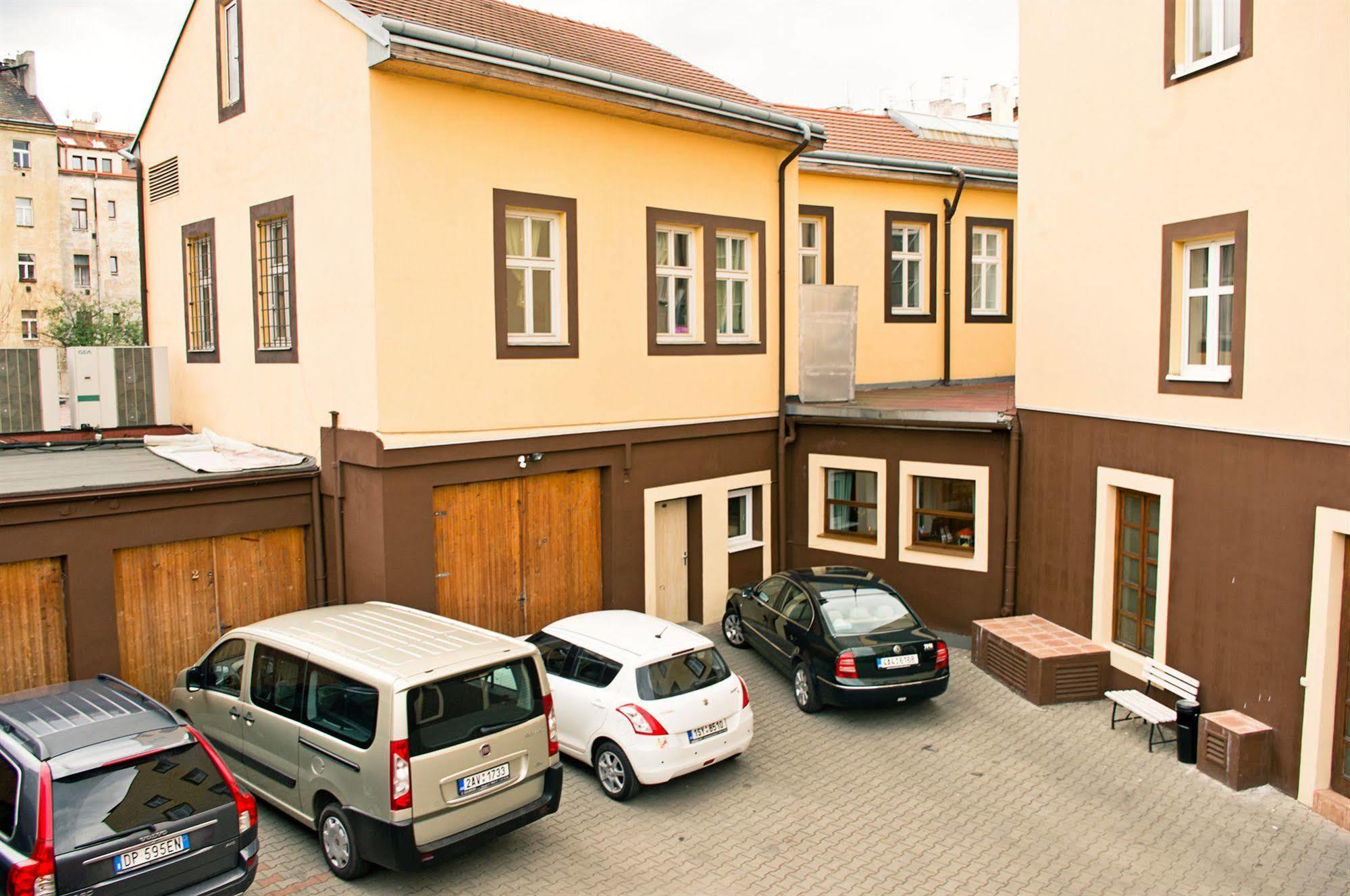 Hotel Nabucco Prague Luaran gambar